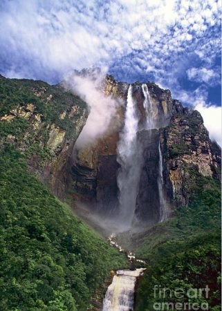Cachoeira Localizada no Parque Nacional de Canaima na Venezuela