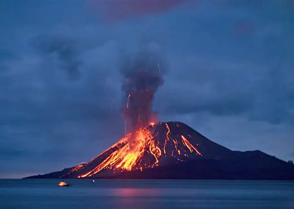 Vulcão Anak Krakatoa 